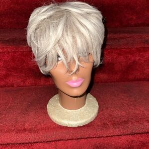 Stylish White Wig for Women